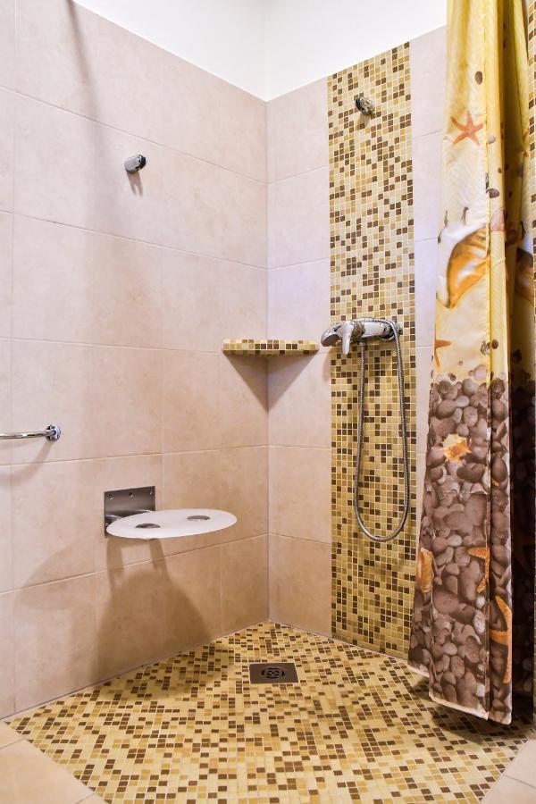 Szin-Es Vendeghaz Bed & Breakfast แซนแตช ภายนอก รูปภาพ