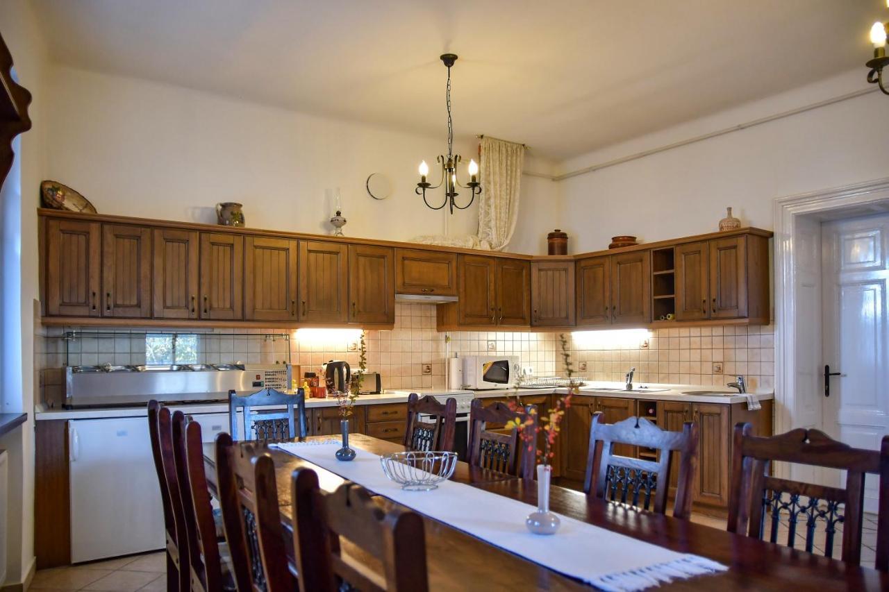 Szin-Es Vendeghaz Bed & Breakfast แซนแตช ภายนอก รูปภาพ